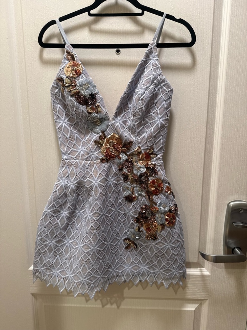 Helsi Chloe Sequin Lace Sleeveless Minidress in Blue floral lace  Size XS NWT - Picture 2 of 4